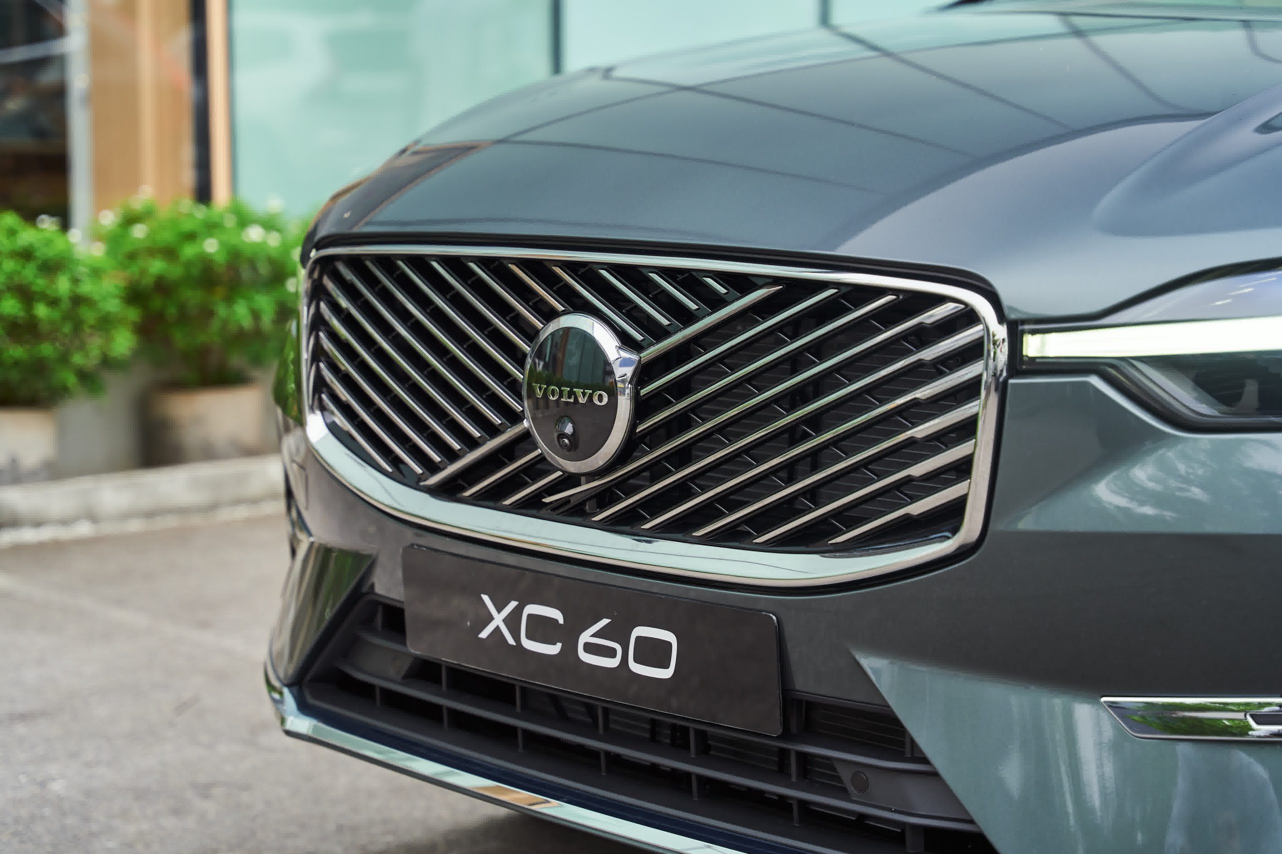Volvo XC60 B5 2026 - Mặt ca lăng