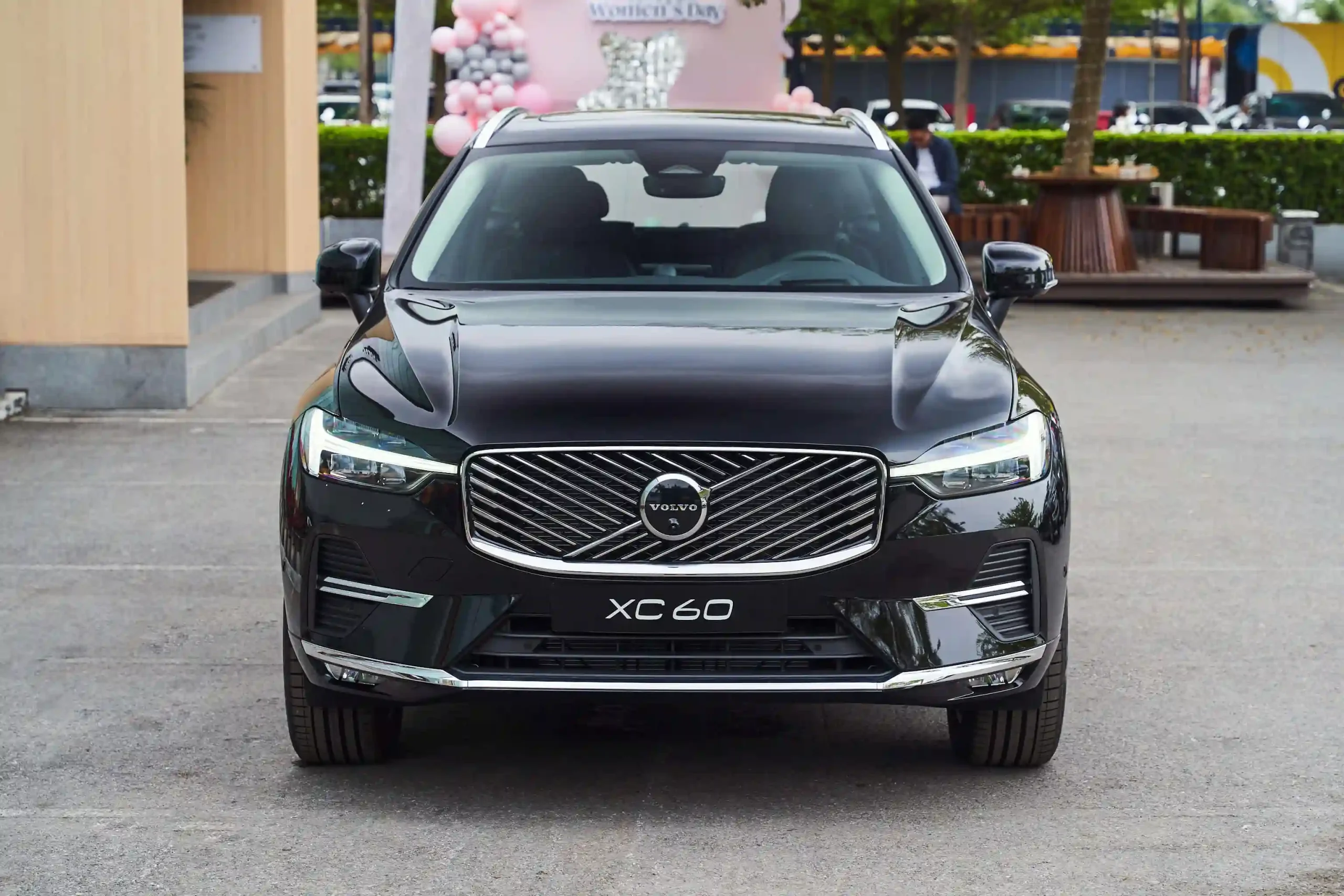 Volvo XC60 màu đen