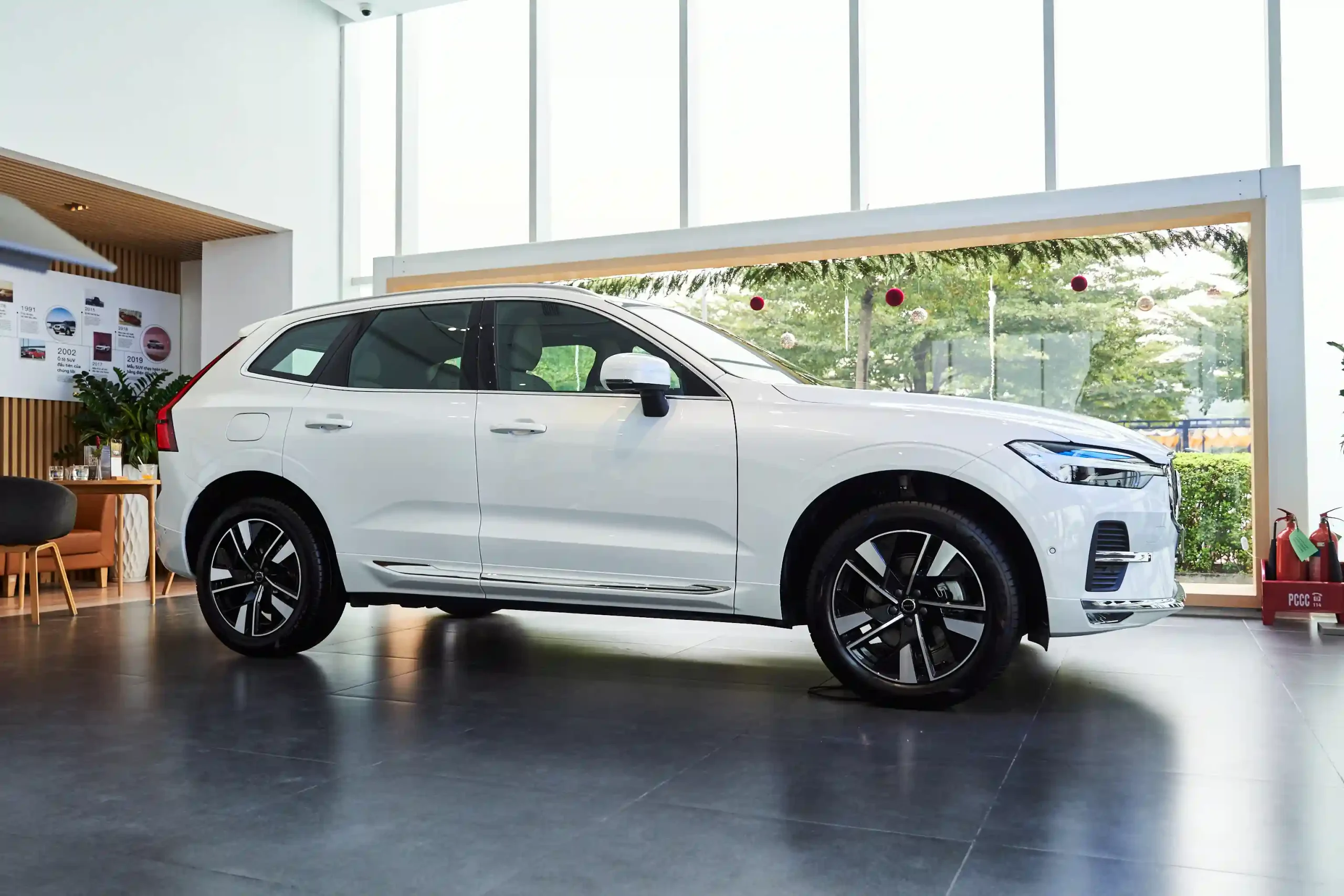 Volvo XC60 Crystal white